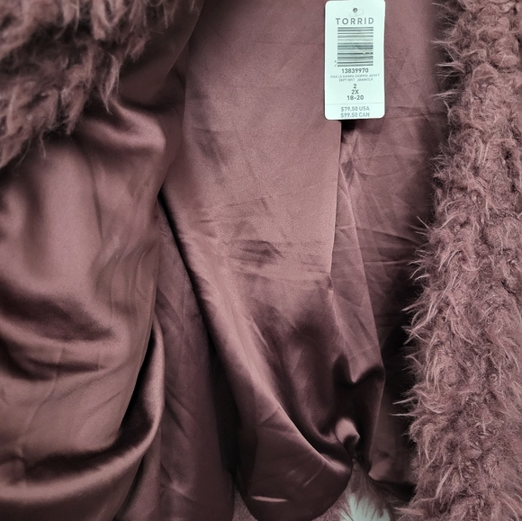 Torrid Faux Fur Cropped Jacket Size 2 - Picture 5 of 5